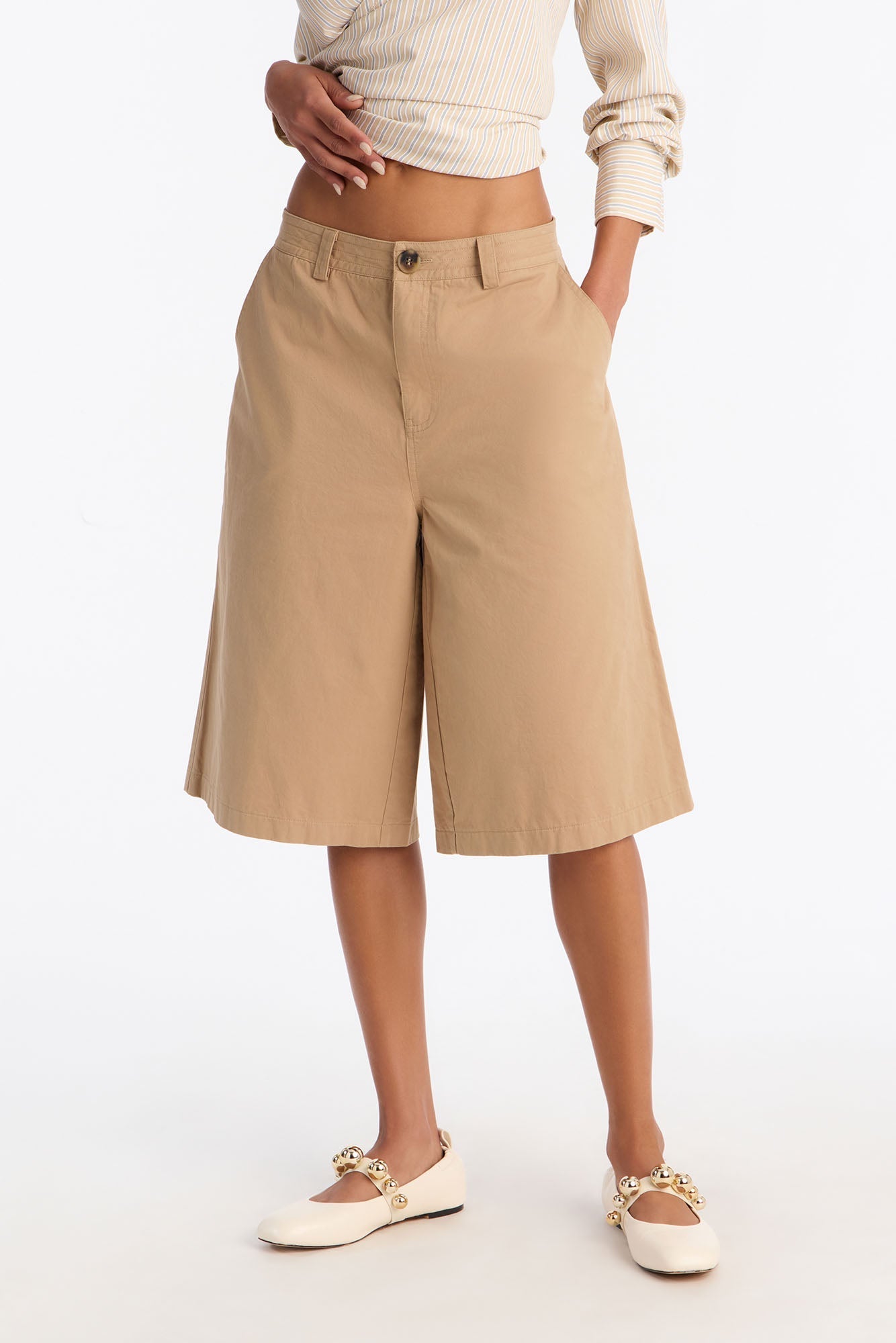 Kieran Low Rise Twill Bermuda Short 14″ - Khaki