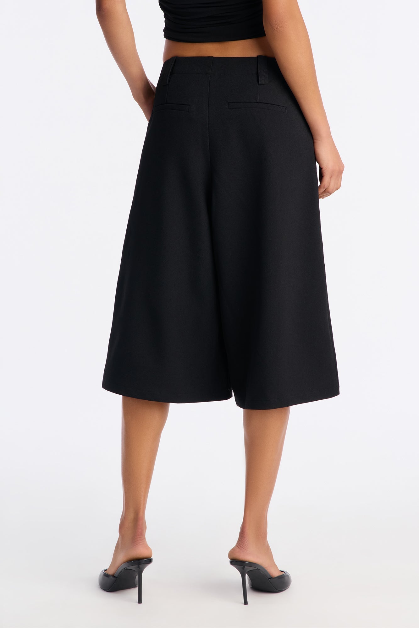 Business As Usual Belted Crepe Bermuda Short 9″ - Black